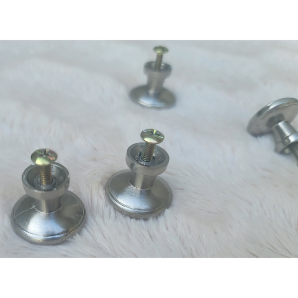 Set of 4 cabinet hardware silver knobs - Picture 9 of 16